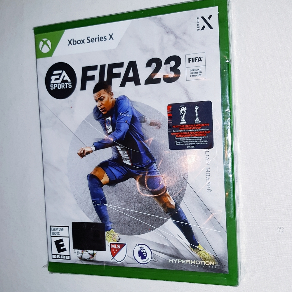 Xbox Series X Sport Bundle Fifa 23/ Madden NFL 23 - Picture 2 of 3
